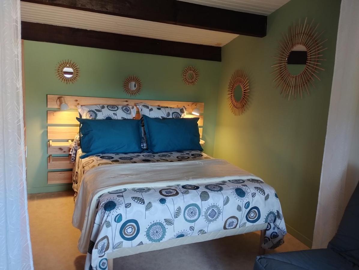 Chez Nathalie Et Raphael Bed & Breakfast Grane Exterior foto